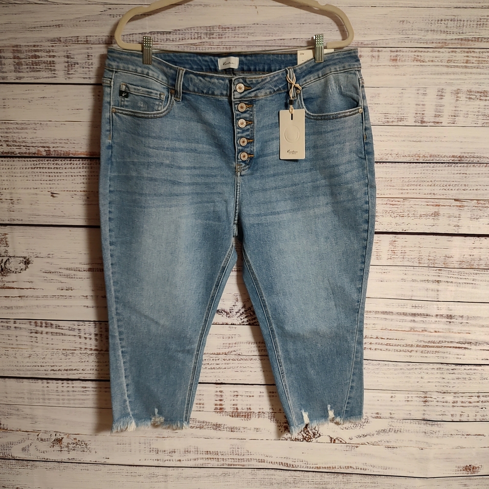 KanCan 20W Plus Size Mid Rise Raw Hem Capri Jeans Stretch Button Fly